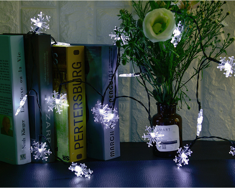 Solar Powered LED Snowflake Light String 4.8M